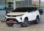 Toyota Fortuner 2.4 Legender ปี 2022 รถบ้านมือเดียว เข้าศูนย์ตลอด สวยเดิมทั้งคัน ออกรถ0บาท