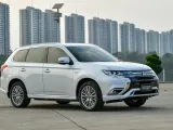 ราคา Mitsubishi Outlander PHEV 2025: ราคาและตารางผ่อน มิตซูบิชิ เอาท์แลนเดอร์ พีเอชอีวี เดือนกันยายน 2568