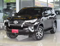 Toyota Fortuner 2.8V 4WD ปี2016 ไมล์แท้6*,***โล รถบ้านมือเดียว สวยเดิมทั้งคันรับประกัน ยางสวย ฟรีดาว