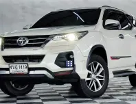 TOYOTA NEW FORTUNER 2.4 V. 2 WD.DISK 4 ล้อ เกียร์ออโต้ ปี 2019