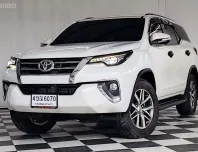 TOYOTA FORTUNER 2.4 V 2 WD เกียร์ออโต้ ปี 2015 การันตีได้รับการตรวจ 5 ดาวน์