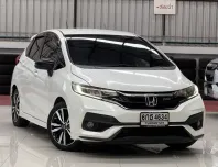 2017 Honda JAZZ 1.5 RS i-VTEC รถเก๋ง 5 ประตู ฟรีดาวน์