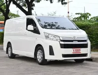 Toyota Hiace 2.8 ECO 2019 รถตู้เตี้ยบรรทุกวางของได้เยอะยกขึ้นลงสะดวก เช็คศูนย์ตลอดทุกระยะ