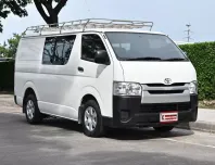 Toyota Hiace 3.0 ตัวเตี้ย D4D 2019 รถตู้เตี้ยบรรทุกเจาะกระจกเบาะ 1 แถว พร้อมใช้งาน