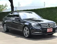 Benz C200 1.8 W204 Avantgarde 2013 รถบ้านมือเดียวออกศูนย์ใช้งานน้อยไมล์เพียง 1.2 แสนโล ไฟหน้า LED