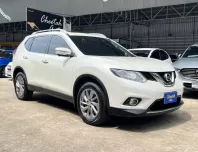 2017 Nissan X-Trail 2.5 V 4WD SUV รุ่นTOPสุด หลังคาแก้ว ฝาท้ายไฟฟ้า