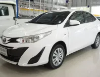 2017 Toyota Yaris Ativ 1.2 J รถเก๋ง 4 ประตู 