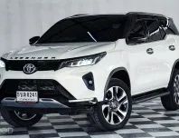 TOYOTA LEGENDER 2.4 V 2 WD เกียร์ออโต้ ปี 2021