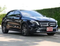 Benz GLA200 1.6 W156 Urban 2015 รถบ้านมือเดียวออกศูนย์ใช้งานน้อยไมล์เพียง 1.4 แสนโล เจ้าของใช้งานเอง