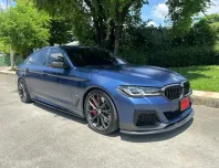 2021 BMW 520d 2.0 M Sport รถเก๋ง 4 ประตู ฟรีดาวน์ รถสวย ของแต่ง เกือบ 6 แสน 