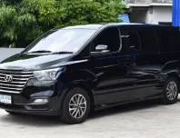 Hyundai H1 Elite 11 ที่นั่ง โฉมใหม่ สีดำ ปี2019 วิ่ง 60,243 กมเครื่องยนต์ ดีเซล ติดจอAndroi หน้าหลัง