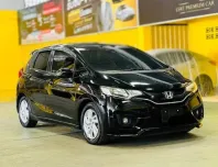 2016 Honda JAZZ 1.5 SV i-VTEC รถเก๋ง 5 ประตู 