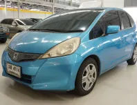 2012 Honda JAZZ 1.5 i-VTEC รถเก๋ง 5 ประตู 