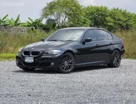 BMW 318i (E90) ”LCI” V-Shape รุ่นปรับโฉม ปี 2012 ซีดานสุดหรู ราคาน่าคบ ใส่ล้อแม็ค 19 นิ้วมาแล้วหล่อๆ