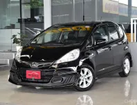 Honda JAZZ 1.5 V i-VTEC MODULO ปี 2013 ไม่เคยติดแก๊สแน่นอน สวยเดิมทั้งคัน ใช้น้อยเข้าศูนย์ รถบ้านแท้