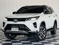 TOYOTA LEGENDER 2.4 V 2 WD เกียร์ออโต้ ปี 2021