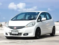 2012 Honda JAZZ 1.5 i-VTEC รถเก๋ง 5 ประตู 