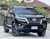 2017 Toyota Fortuner 2.8 TRD Sportivo 4WD SUV ออกรถ 0 บาท