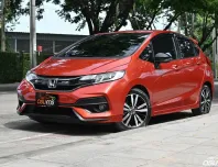 Honda Jazz 1.5 RS i-VTEC 2017 รถบ้านมือเดียวใช้งานไมล์เพียง 7 หมื่นกว่าโล ตัวแต่งพิเศษจากศูนย์