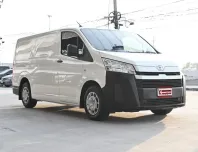 Toyota Hiace 2.8 ECO 2020 รถตู้เตี้ยบรรทุก หน้าใหม่ พร้อมใช้งาน เครดิตฟรีดาวน์ได้