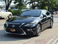 Lexus ES300h 2.5 Premium 2017 รถมือเดียวออกศูนย์ไทย ใช้งานน้อย เจ้าของเดิมเช็คศูนย์ตลอด