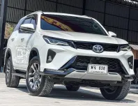 2022 Toyota Fortuner 2.4 Leader SUV รถสวย