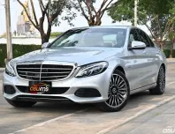 Benz C350e 2.0 W205 Exclusive 2018 รถบ้านมือเดียวใช้งานน้อยไมล์เพียง 1 หมื่นกว่าโล