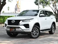 Toyota Fortuner 2.4 V 2021 ตัวไมเนอร์เชนจ์หน้าใหม่ ชุดแต่งรอบคัน ใช้งานน้อยเช็คศูนย์ตลอด