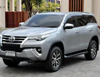2018 Toyota Fortuner 2.4 V SUV ไมล์น้อย ขับฟรี 3 เดือน