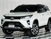 TOYOTA LEGENDER 2.4 V 2 WD เกียร์ออโต้ ปี 2022