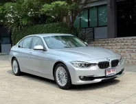 2015 BMW F30 SERIES 3 รถมือเดียวออกป้ายแดง วิ่งน้อยเพียง 80,000 กม รถไม่เคยมีอุบัติเหตุครับ