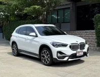 2022 BMW X1 20D LCI F48 รถมือเดียวออกป้ายแดง รถวิ่งน้อย เข้าศูนย์ทุกระยะ ไม่เคยมีอุบัติเหตุครับ