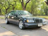 1995 Mercedes-Benz E-Class 2.2 E220 CE รถเก๋ง 2 ประตู รถบ้านแท้  ไมล์น้อย ดูแลอย่างดี รถสวยพร้อมใช้ 