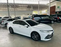 2022 Toyota CAMRY 2.5 HEV Premium รถเก๋ง 4 ประตู ออกรถง่าย รถสวย ไมล์แท้ 