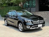 2020 BENZ GLA 200 FACELIFT รถมือเดียว เลขไมล์ 60,000 กม รถเข้าศูนย์ทุกระยะ ไม่เคยมีอุบัติเหตุครับ
