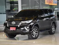Toyota Fortuner 2.8 V 4WD ปี 2016 รถบ้านมือเดียว ใช้น้อยมากเข้าศูนย์ตลอด สวยเดิมทั้งคัน ออกรถ0บาท