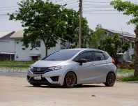 2016 Honda JAZZ 1.5 V ออกรถฟรี