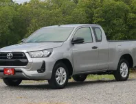 TOYOTA HILUX REVO Z-Edition 2.4 Entry Smart Cab M/T ปี2022 สีเงิน 