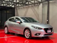 2016 MAZDA 3 2.0S 5 ประตู รถมือเดียวป้ายแดง วิ่งเพียง 90,000 กม เข้าศูนย์ทุกระยะ ไม่มีอุบัติเหตุครับ