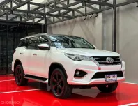 2019 TOYOTA FORTUNER TRD รถมือเดียวออกป้ายแดง รถวิ่งน้อย ประวัติศูนย์ครบ ไม่เคยมีอุบัติเหตุครับ