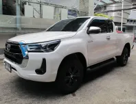 2023 TOYOTA REVO CAB 2.4 ENTRY PRERUNNER เกียร์ธรรมดา สีขาว วิ่ง 36,596 กม. รถสวยสภาพใหม่ มือเดียว