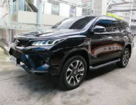 2025 TOYOTA FORTUNER 2.4 LEGENDER BLACK TOP AUTO สีดำ รถสวยสภาพใหม่ มือเดียว ฟรีดาวน์