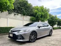 2022 Toyota CAMRY 2.5 Premium รถเก๋ง 4 ประตู รถบ้านแท้ ไมล์น้อย  มือเดียวป้ายแดง 