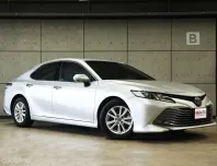 2020 Toyota Camry 2.0 G Sedan AT ไมล์เเท้ พร้อมสีบรอนซ์เงินที่สวยแบบเรียบร้อย เรียบหรูมีรสนิยม B7488