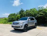 TOYOTA FORTUNER 3.0 V 2015 รถบ้าน มือเดียว สภาพดี