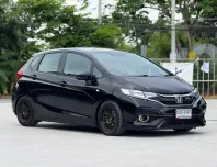 2018 Honda JAZZ 1.5 i-VTEC รถเก๋ง 5 ประตู ดาวน์ 0%