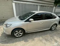 2010 Ford FOCUS 2.0 Ghia รถเก๋ง 5 ประตู ไมล์ 2 แสน