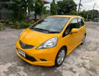 2010 Honda JAZZ 1.5 i-VTEC รถเก๋ง 5 ประตู 