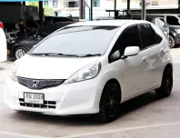 2012 Honda JAZZ 1.5 V i-VTEC รถเก๋ง 5 ประตู 