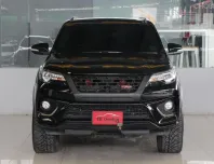 2017 Toyota Fortuner 2.8 TRD Sportivo SUV ออกรถฟรี